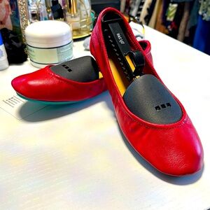 Tieks true love red - size 8 EUC